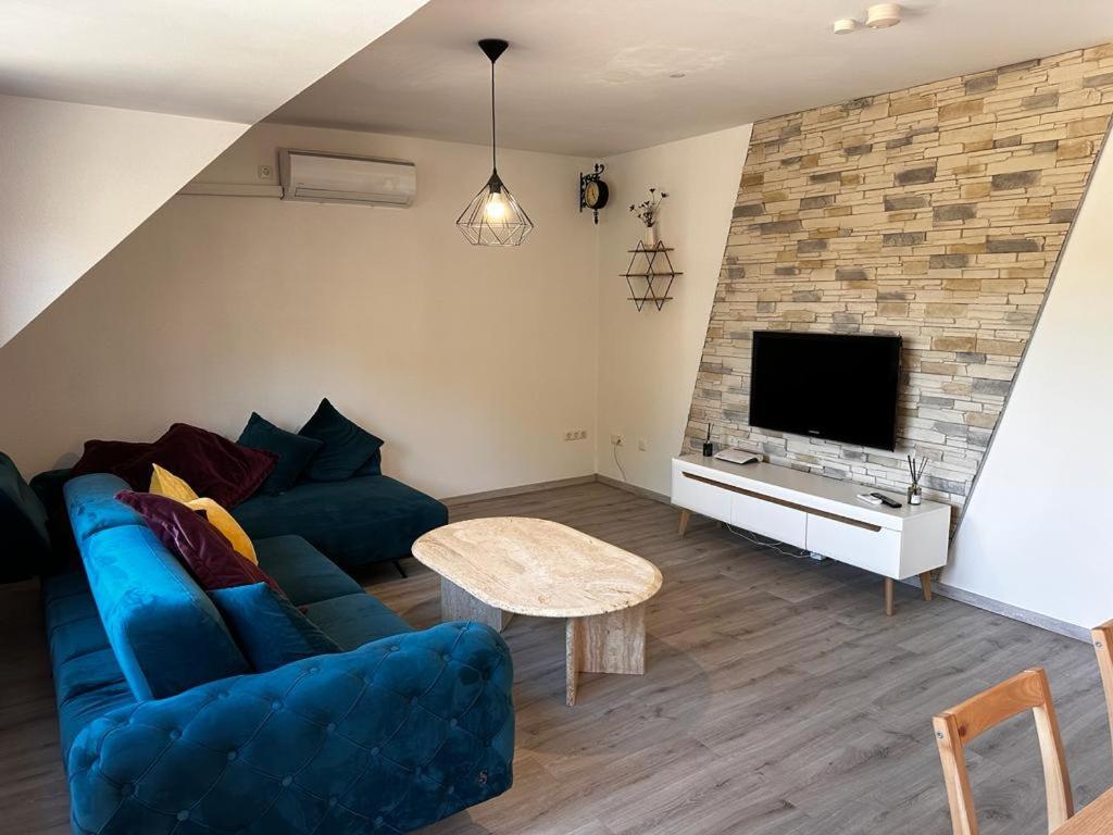 A&V Apartments Wunderschoene Rheinblick Wohnung Zum Entspannen Apt Ela Ντούισμπουργκ Εξωτερικό φωτογραφία