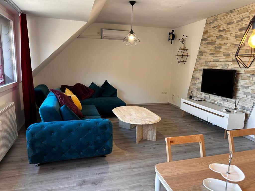 A&V Apartments Wunderschoene Rheinblick Wohnung Zum Entspannen Apt Ela Ντούισμπουργκ Εξωτερικό φωτογραφία
