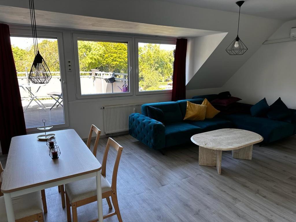 A&V Apartments Wunderschoene Rheinblick Wohnung Zum Entspannen Apt Ela Ντούισμπουργκ Εξωτερικό φωτογραφία