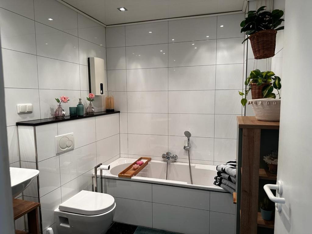 A&V Apartments Wunderschoene Rheinblick Wohnung Zum Entspannen Apt Ela Ντούισμπουργκ Εξωτερικό φωτογραφία